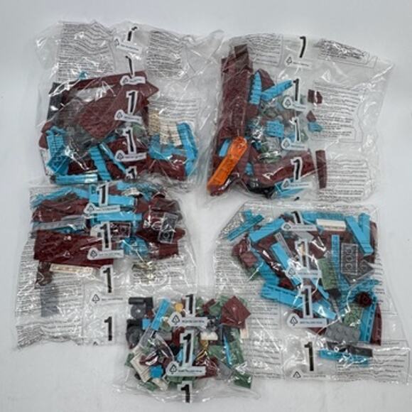 New LEGO Rare Retired Creator 10241 Maersk Line Triple-E Container Ship - Picture 7 of 11